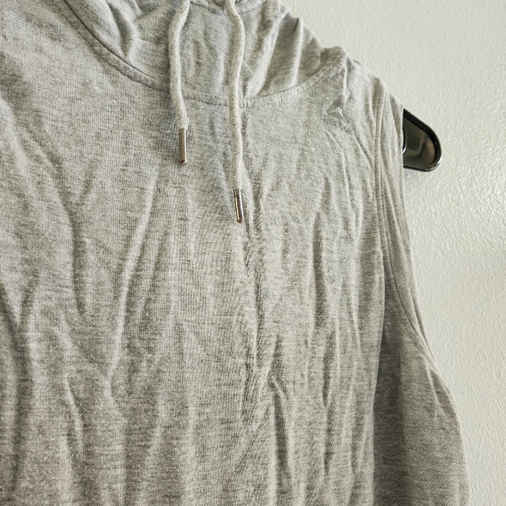 Reebok Gray Sleeveless Lightweight Hoodie - Picture 2 of 6